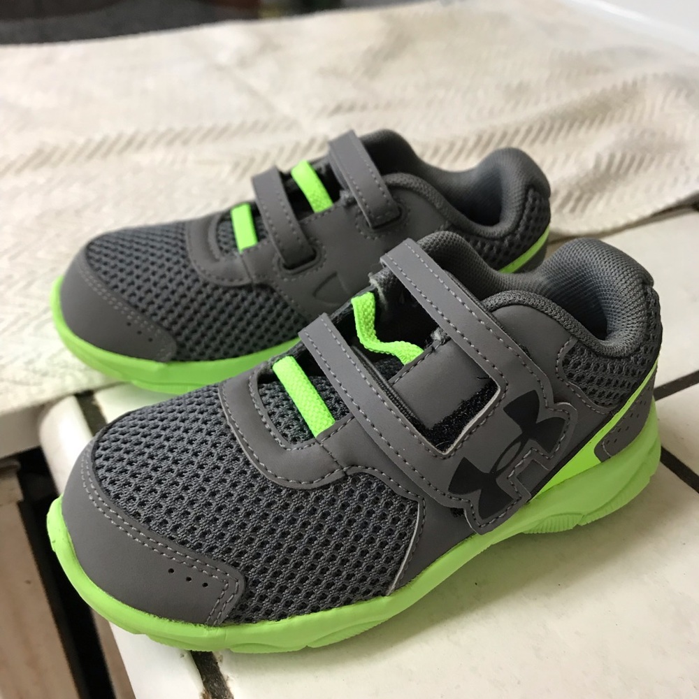 New Under Armor toddler shoe size 8